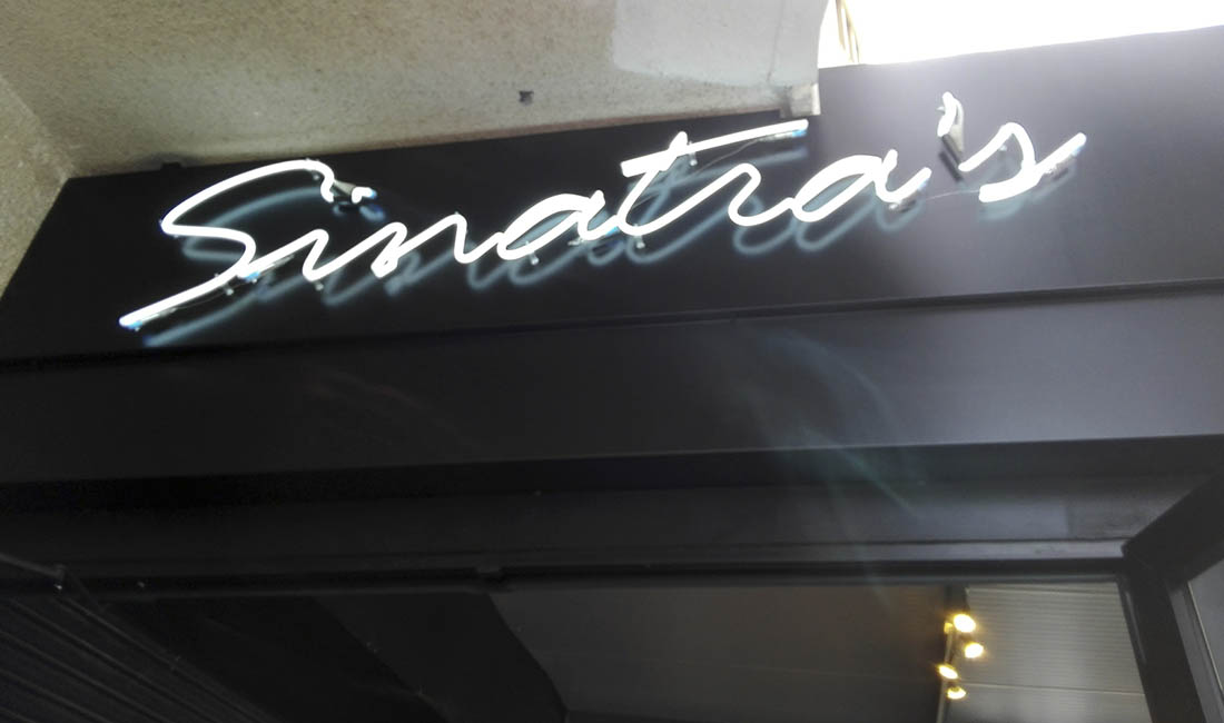 neón en salou montaje