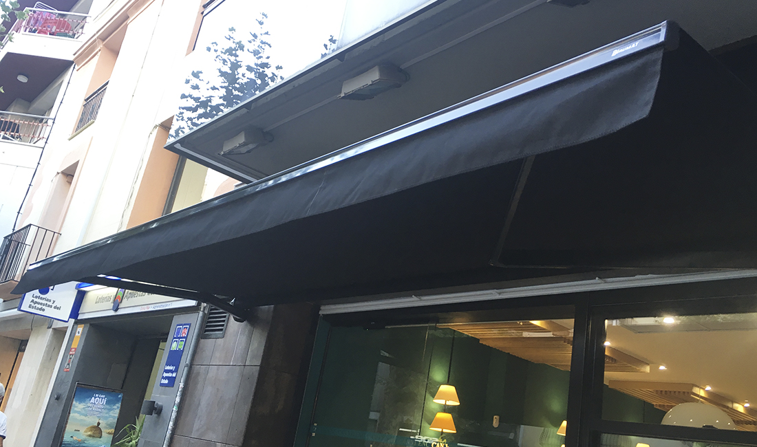 toldos en aluminio negro salou