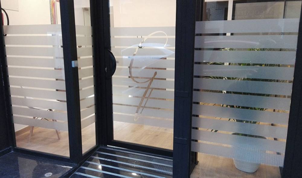 vinilos para escaparates mamparas tarragona
